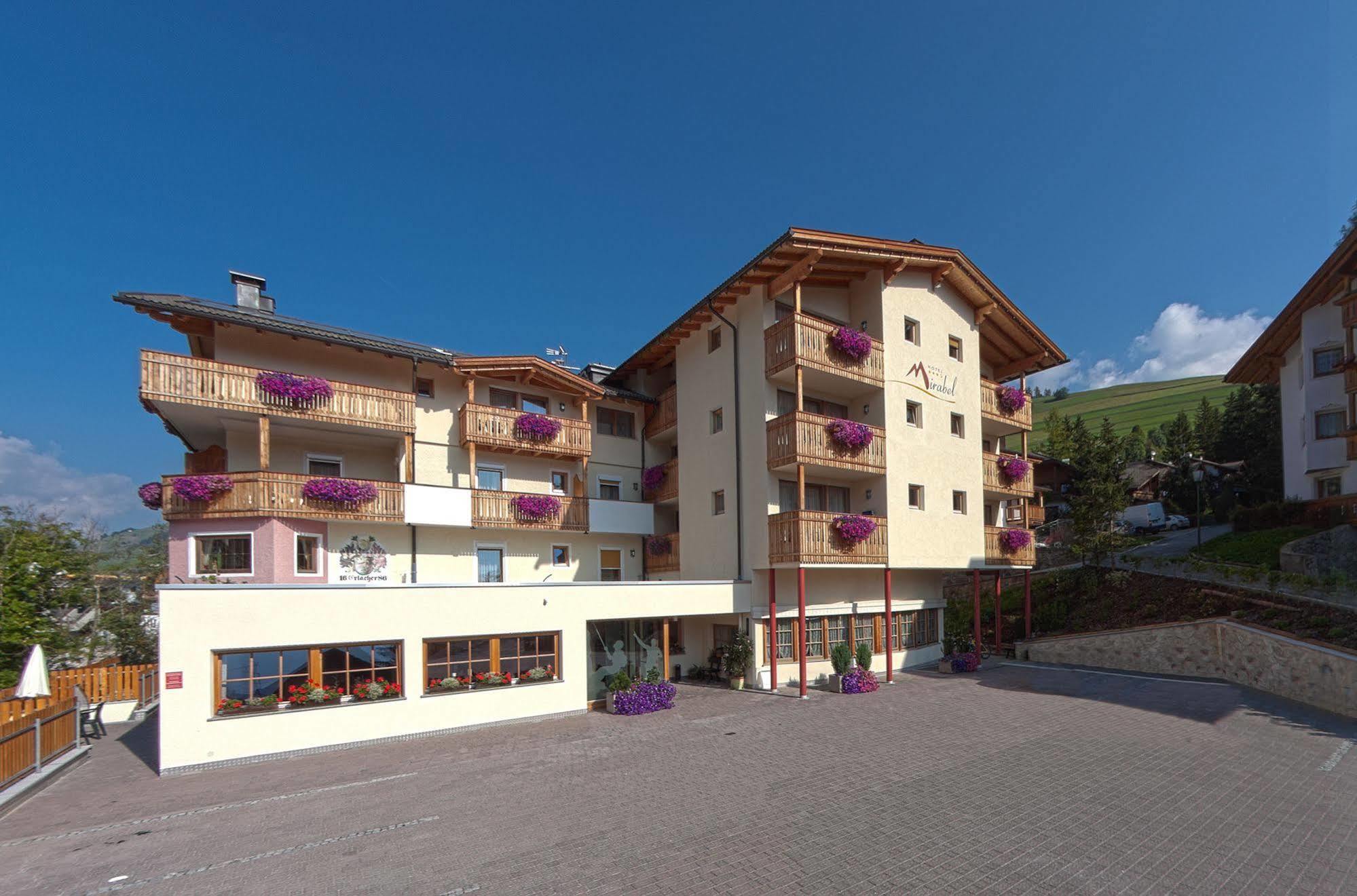 Hotel Mirabel San Vigilio Di Marebbe Exterior foto
